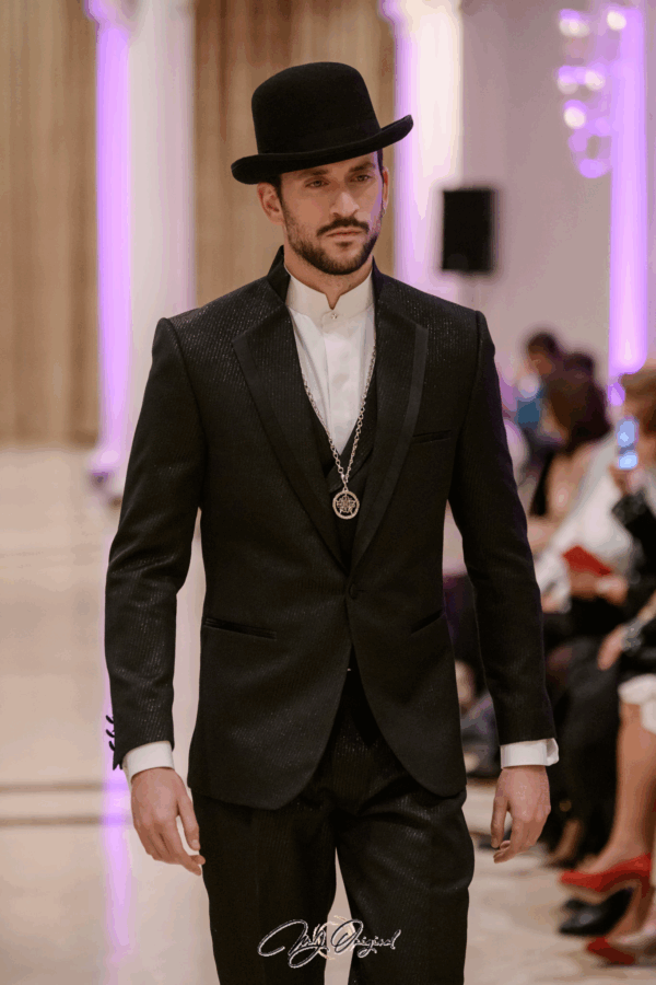 Traje 3 piezas $699 -