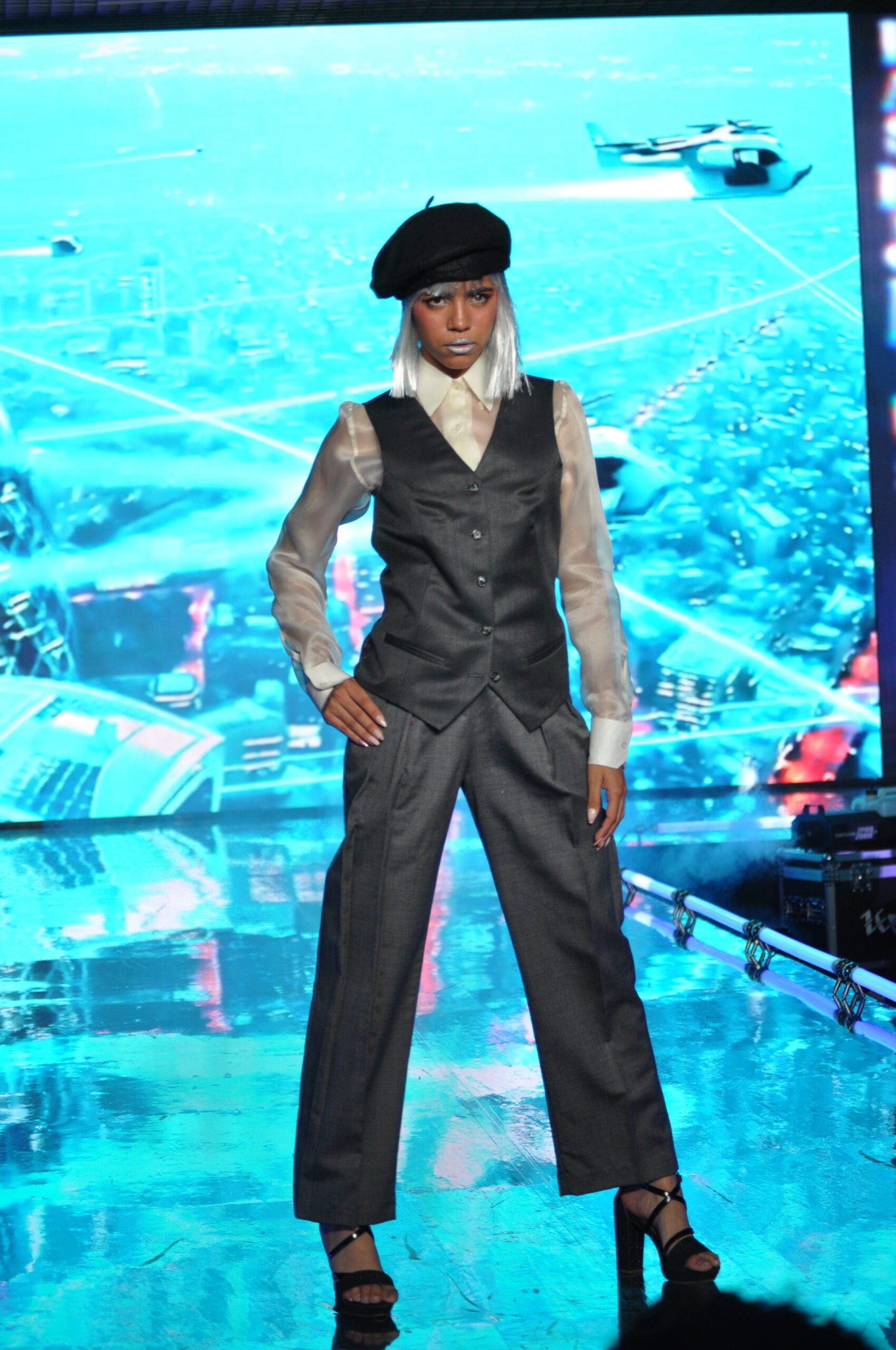 Chaleco 129$, Camisa 99$, Pantalón 119$